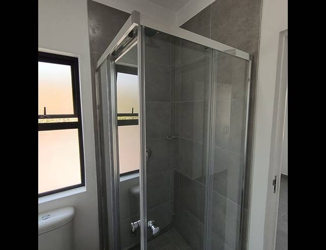 2 BEDROOM APARTMENT FOR SALE IN SHEFFIELD BEACH